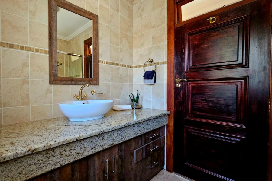 4 Bedroom Property for Sale in Heuwelsig Free State